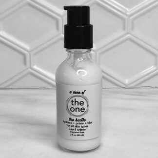 the hustle.  hydrate + prime + blur 3-in-1 crème / 97% naturally derived + 70% organic ingredients